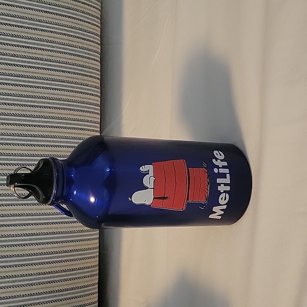 Met Life Snoopy bottle